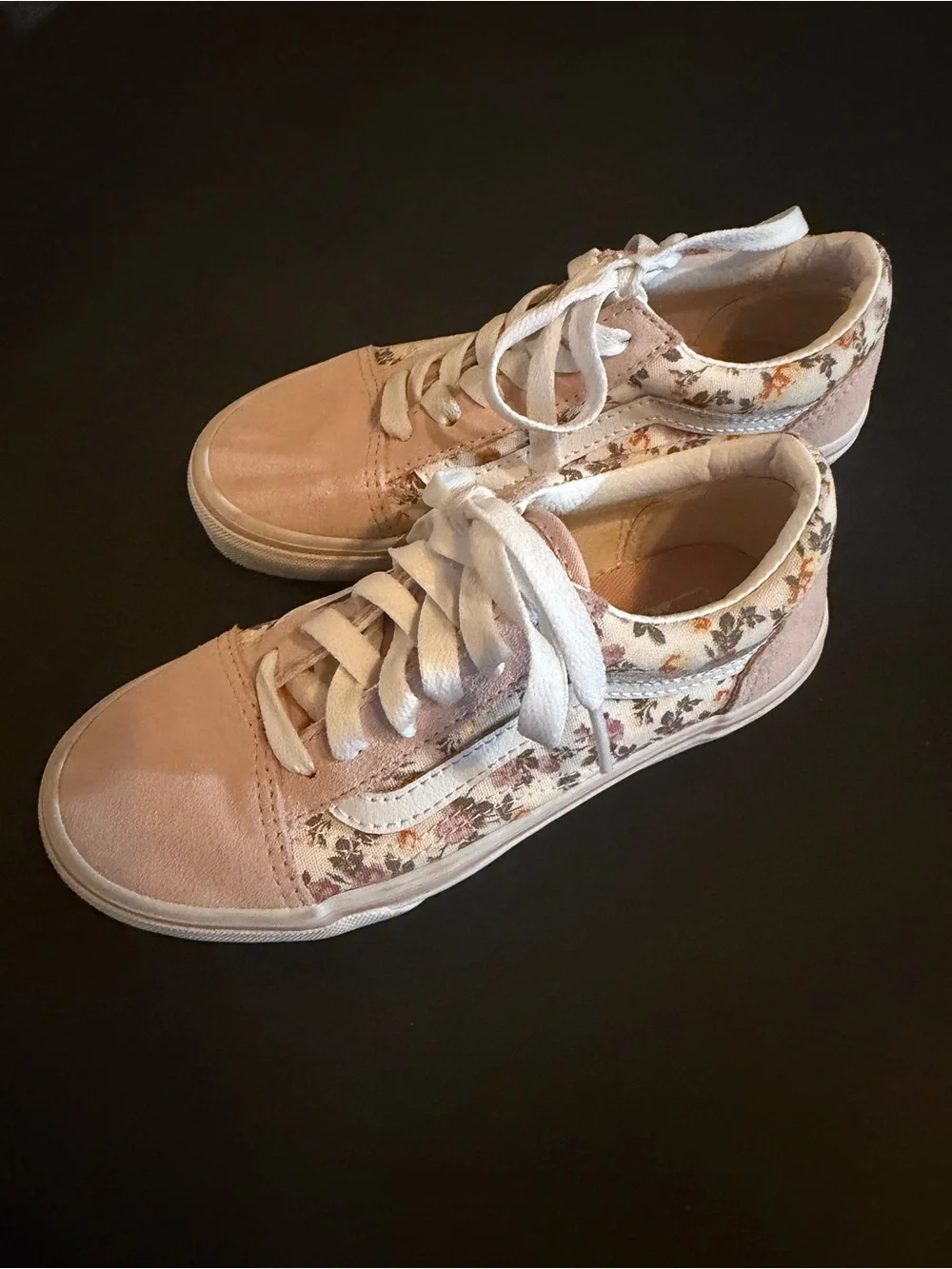 Vans classic silhouette